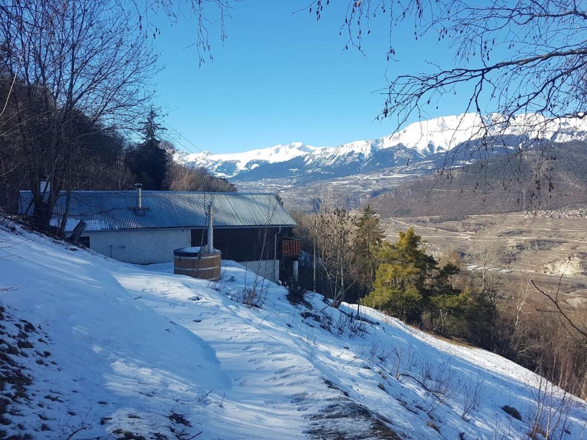 Eco Lodge With Jacuzzi And View In The Swiss Alps Grône エクステリア 写真