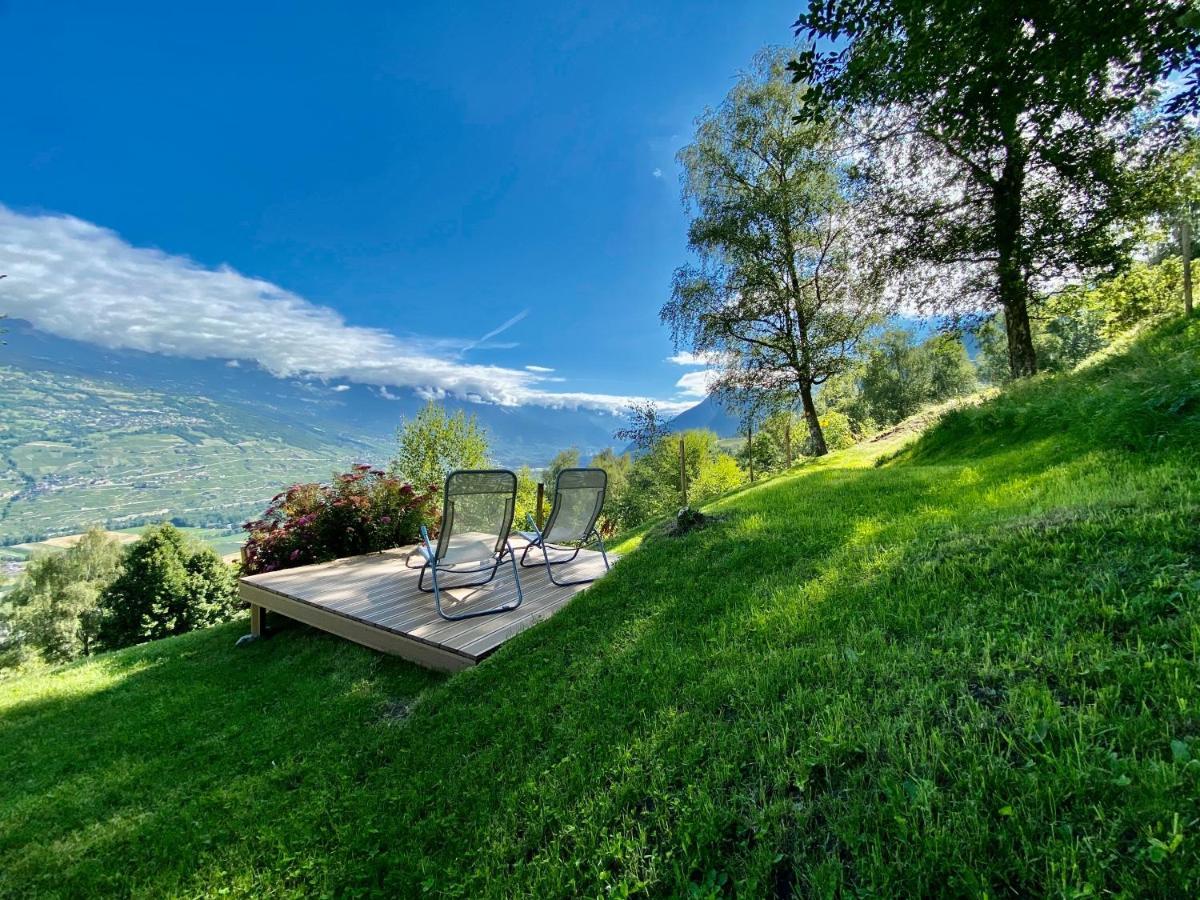 Eco Lodge With Jacuzzi And View In The Swiss Alps Grône エクステリア 写真