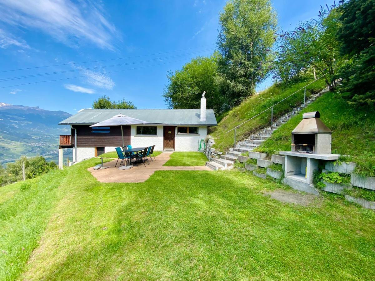 Eco Lodge With Jacuzzi And View In The Swiss Alps Grône エクステリア 写真