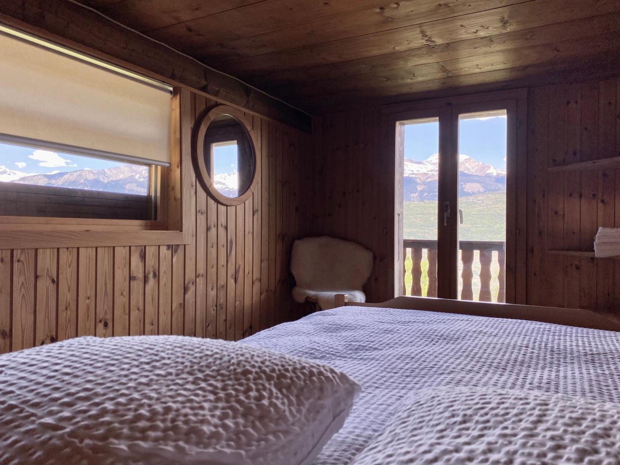 Eco Lodge With Jacuzzi And View In The Swiss Alps Grône エクステリア 写真